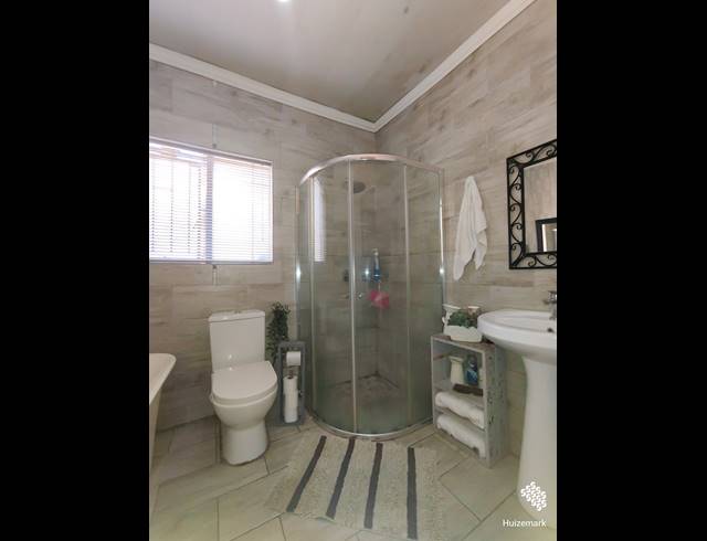 4 BEDROOM HOUSE FOR SALE IN ROODIA